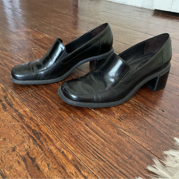 y2k black leather Naturalizer block heel loafers with a square toe in size 5.5 - Picture 6 of 8